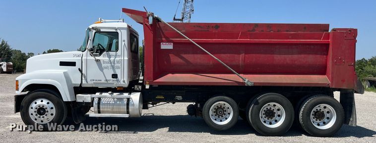 image for item MG9383 2007 Mack CHN613  dump truck