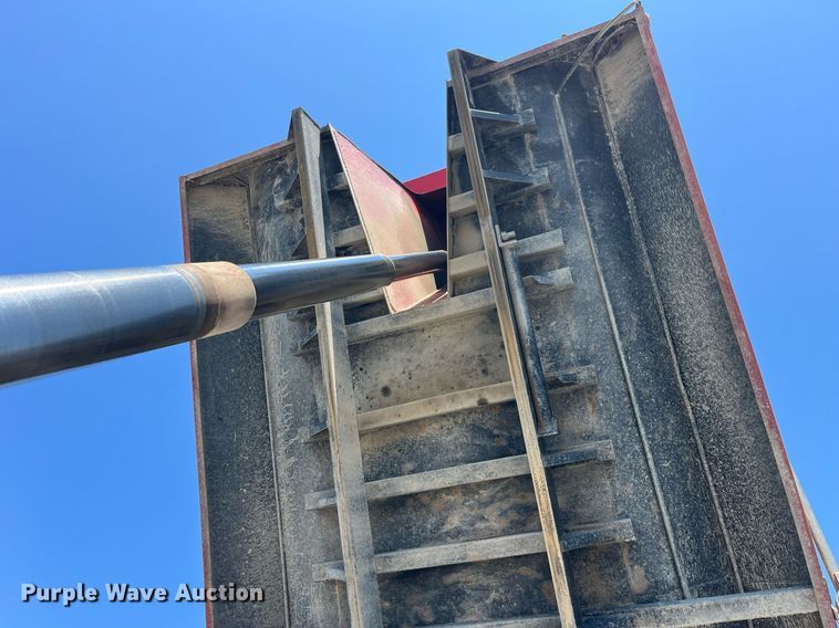 image for item MG9383 2007 Mack CHN613  dump truck