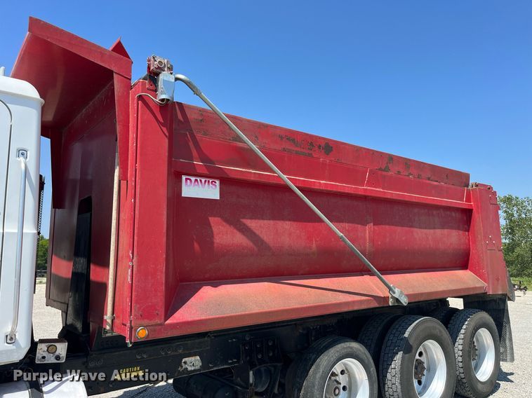 image for item MG9383 2007 Mack CHN613  dump truck