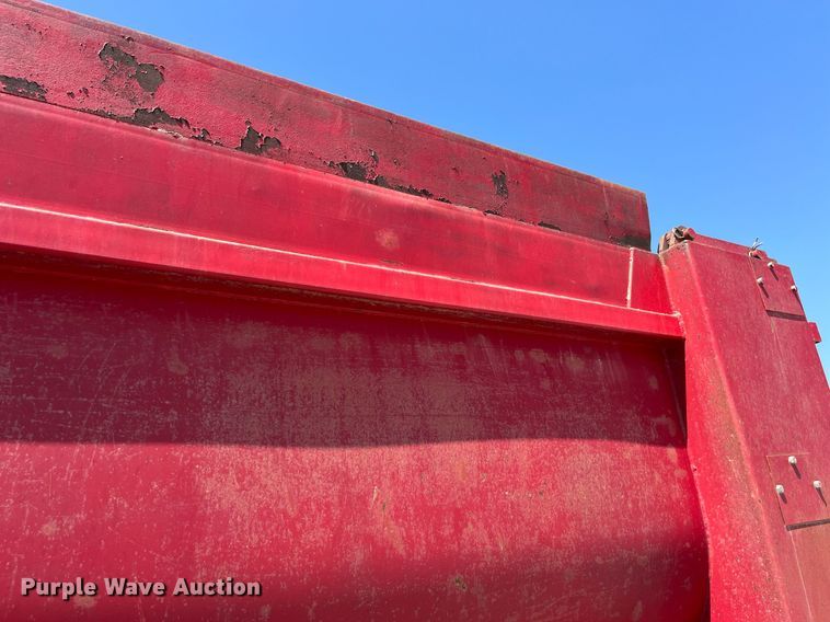 image for item MG9383 2007 Mack CHN613  dump truck