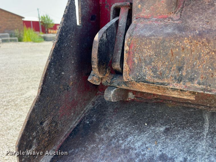 image for item MG9383 2007 Mack CHN613  dump truck