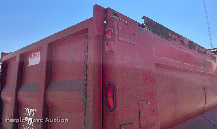 image for item MG9383 2007 Mack CHN613  dump truck