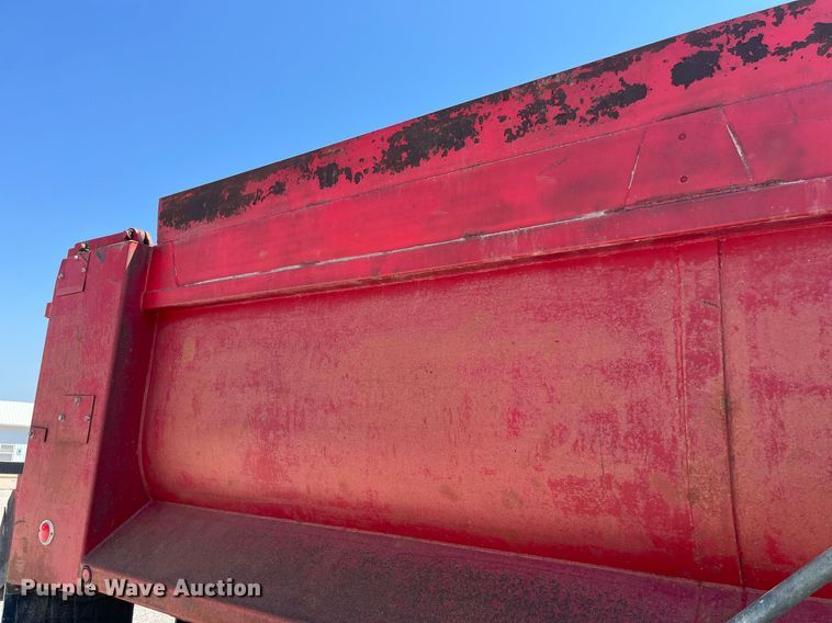 image for item MG9383 2007 Mack CHN613  dump truck