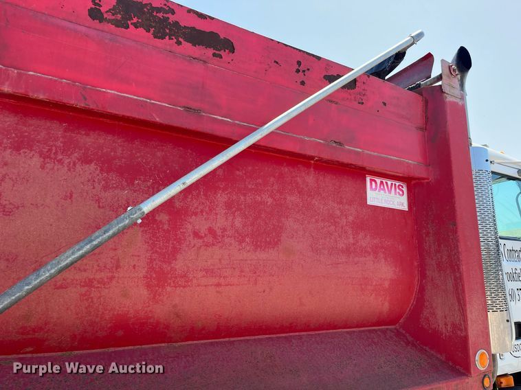 image for item MG9383 2007 Mack CHN613  dump truck