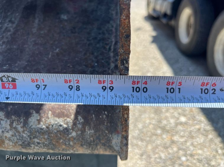 image for item MG9383 2007 Mack CHN613  dump truck