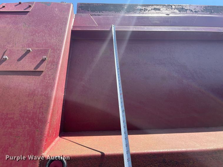 image for item MG9383 2007 Mack CHN613  dump truck