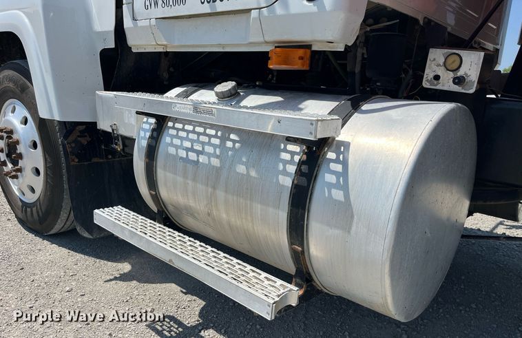 image for item MG9383 2007 Mack CHN613  dump truck