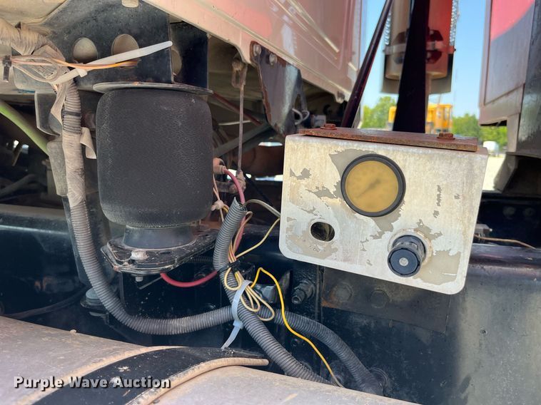 image for item MG9383 2007 Mack CHN613  dump truck