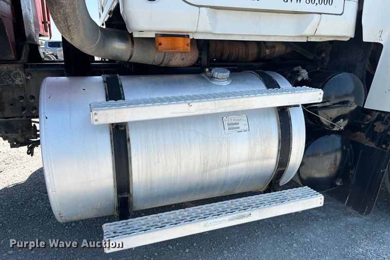 image for item MG9383 2007 Mack CHN613  dump truck