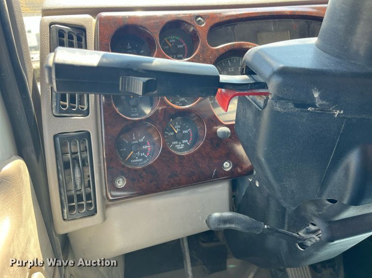 image for item MG9383 2007 Mack CHN613  dump truck