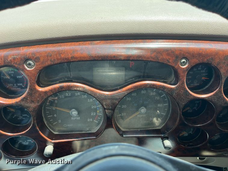 image for item MG9383 2007 Mack CHN613  dump truck