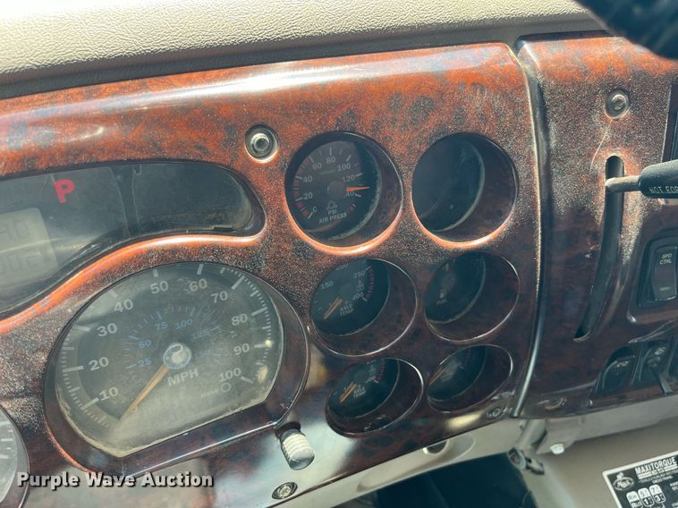 image for item MG9383 2007 Mack CHN613  dump truck