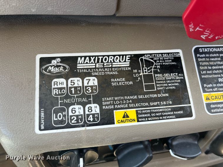 image for item MG9383 2007 Mack CHN613  dump truck