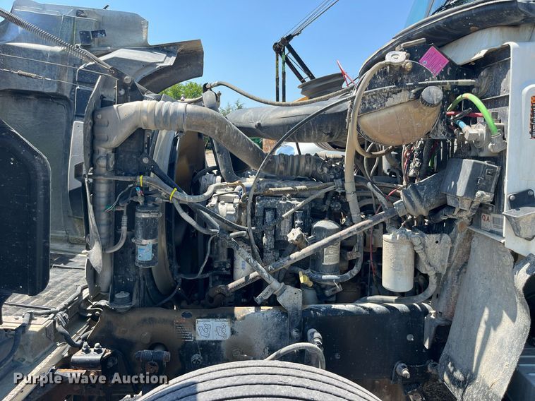 image for item MG9383 2007 Mack CHN613  dump truck