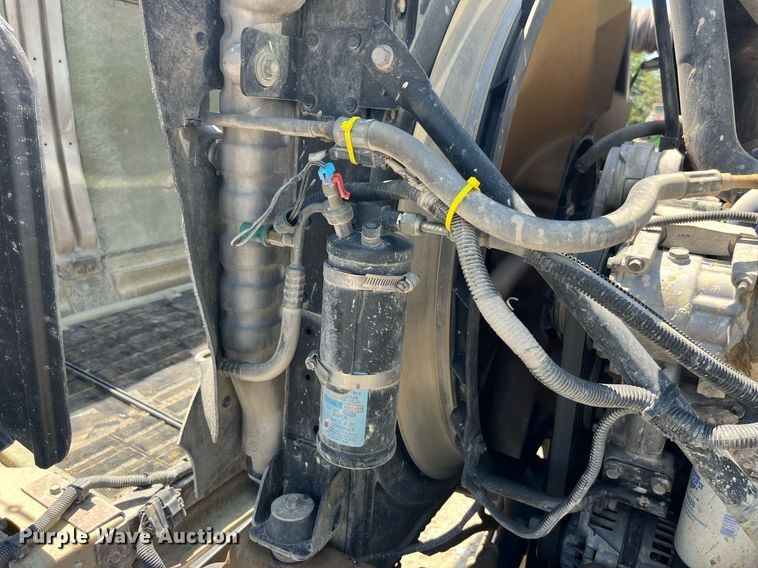 image for item MG9383 2007 Mack CHN613  dump truck