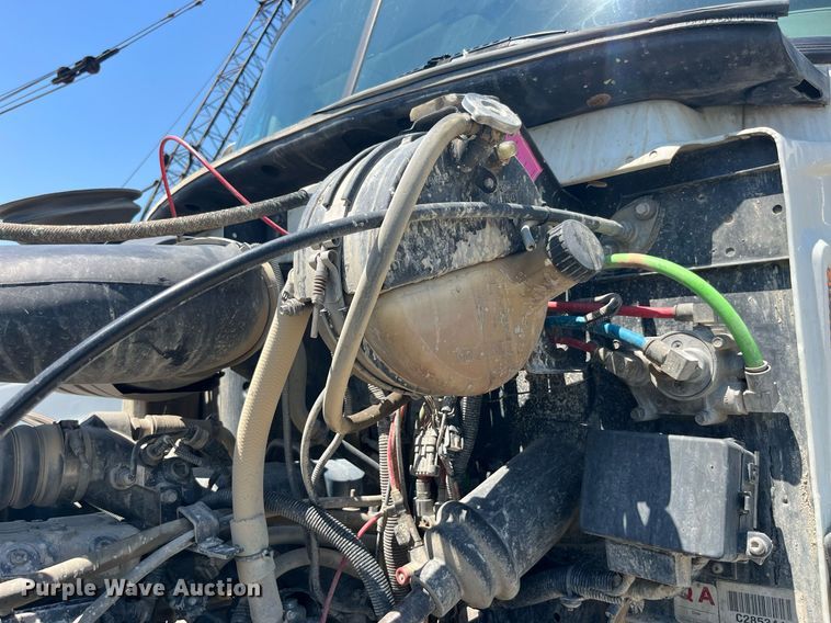 image for item MG9383 2007 Mack CHN613  dump truck