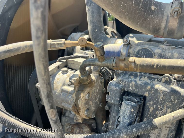 image for item MG9383 2007 Mack CHN613  dump truck