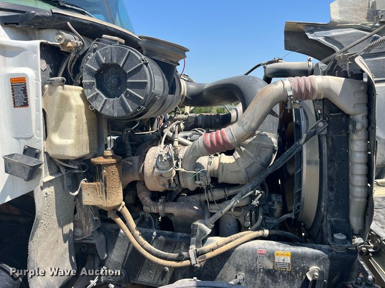 image for item MG9383 2007 Mack CHN613  dump truck