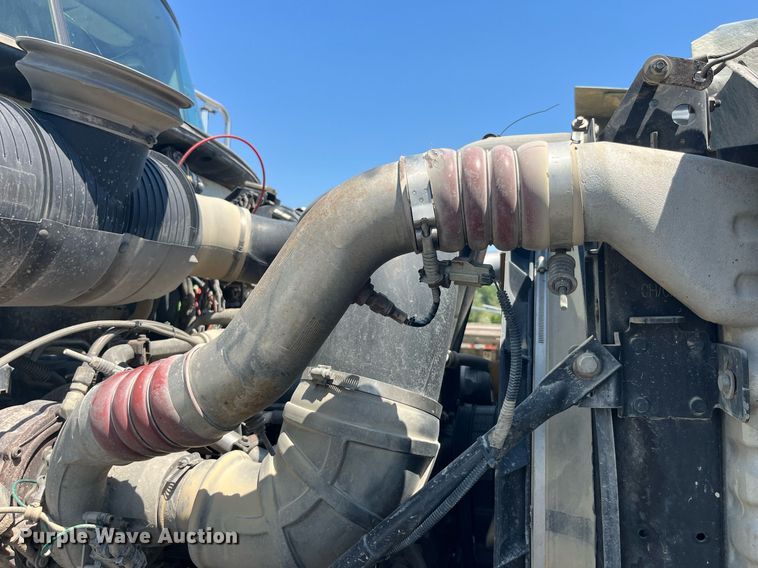 image for item MG9383 2007 Mack CHN613  dump truck