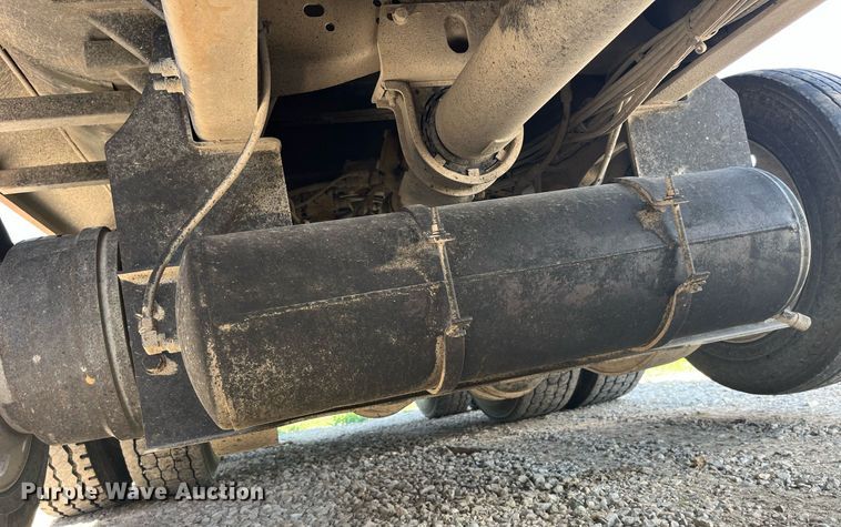 image for item MG9383 2007 Mack CHN613  dump truck