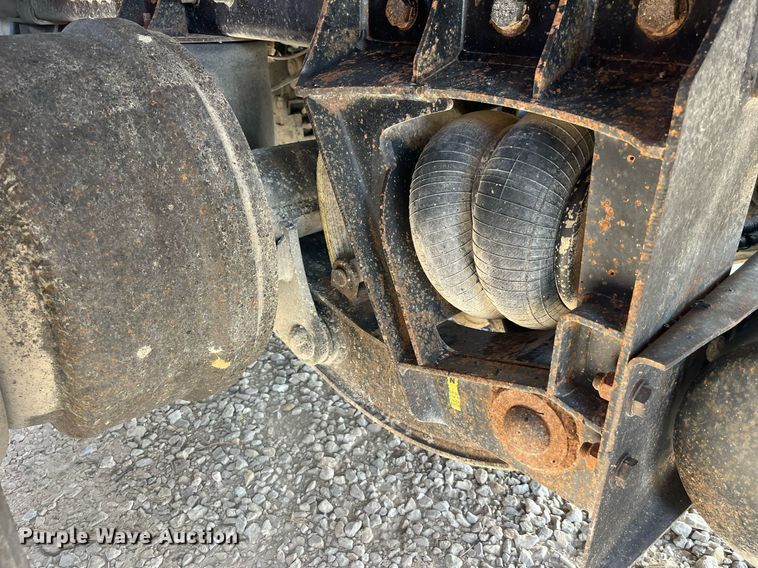 image for item MG9383 2007 Mack CHN613  dump truck