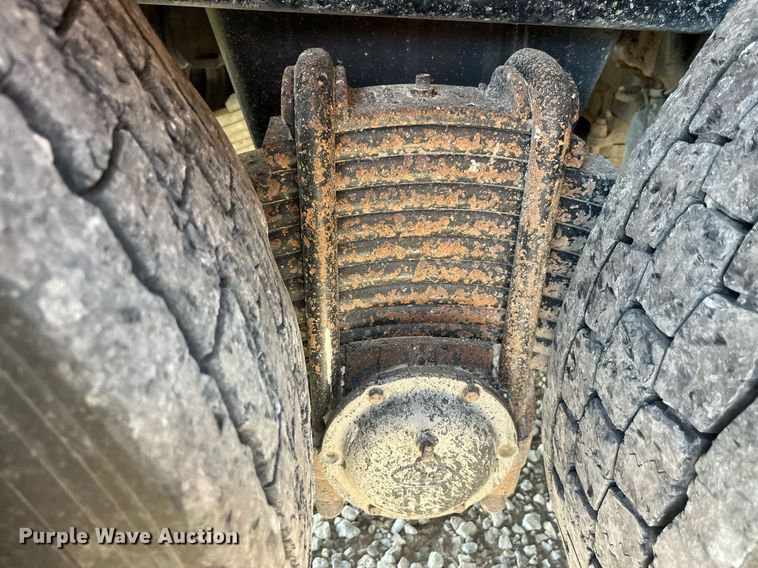 image for item MG9383 2007 Mack CHN613  dump truck