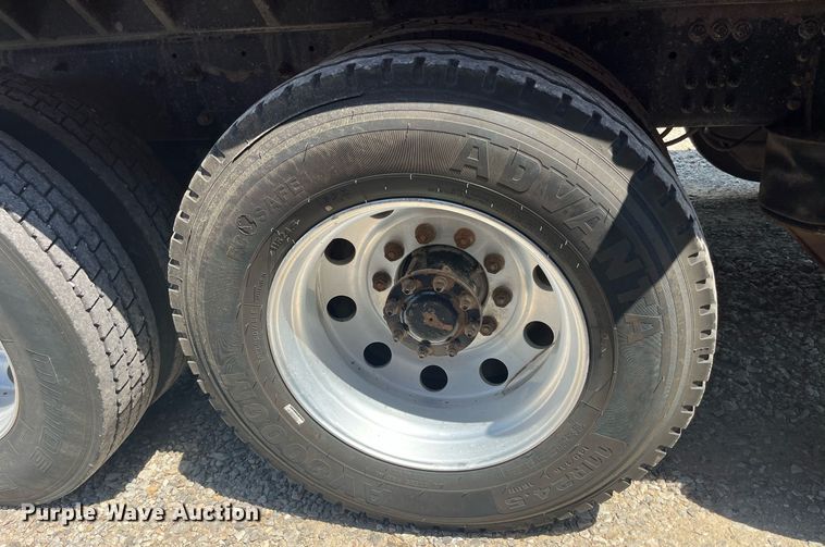 image for item MG9383 2007 Mack CHN613  dump truck