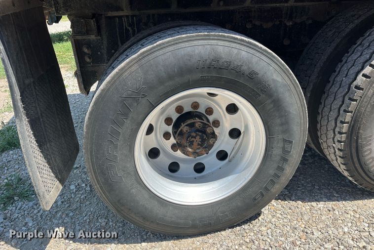 image for item MG9383 2007 Mack CHN613  dump truck