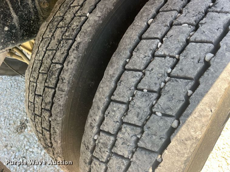 image for item MG9383 2007 Mack CHN613  dump truck