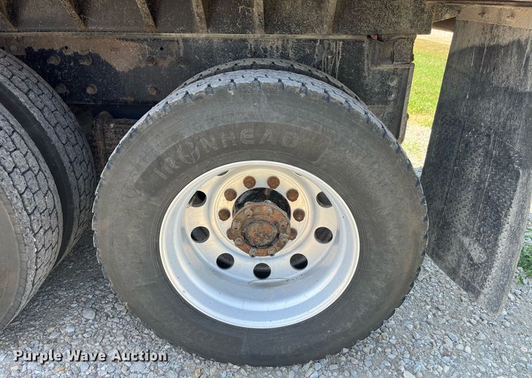 image for item MG9383 2007 Mack CHN613  dump truck