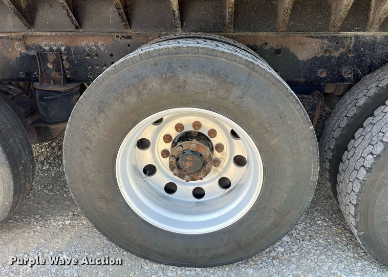 image for item MG9383 2007 Mack CHN613  dump truck