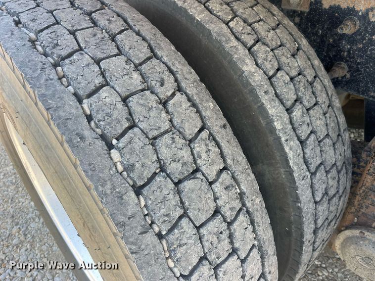 image for item MG9383 2007 Mack CHN613  dump truck