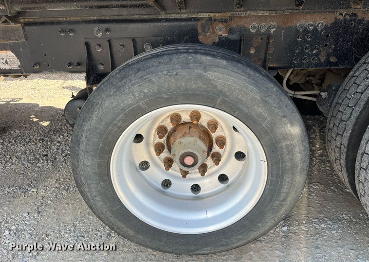 image for item MG9383 2007 Mack CHN613  dump truck