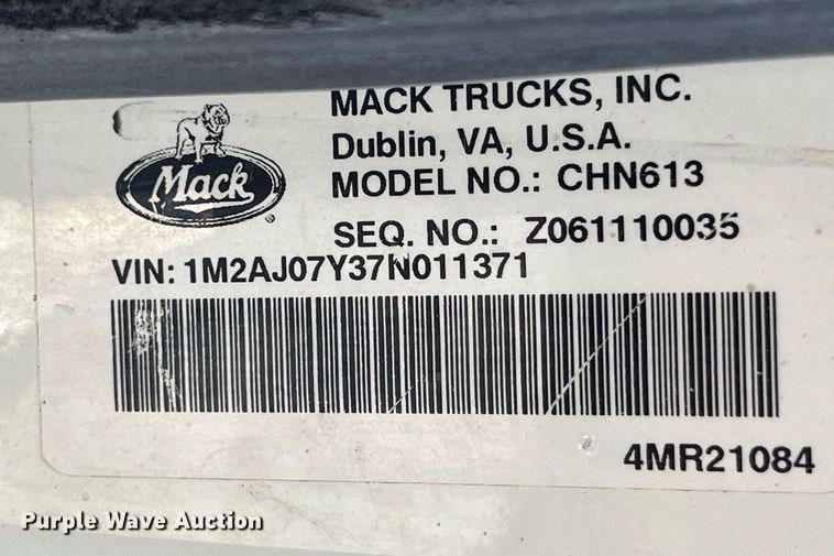 image for item MG9383 2007 Mack CHN613  dump truck