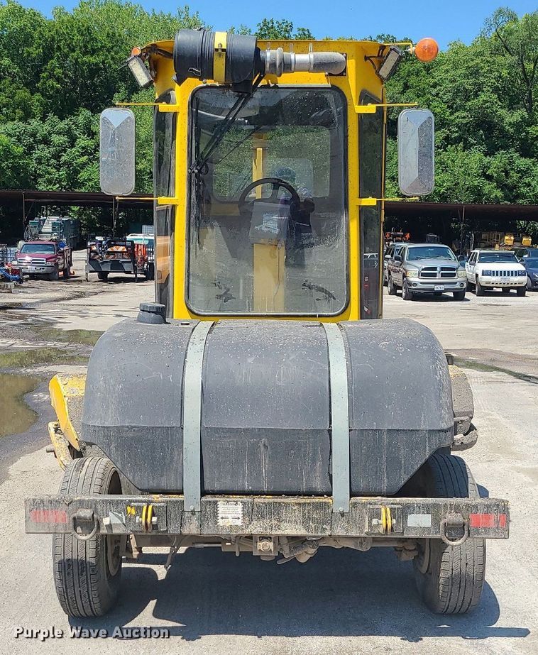 image for item MG9609 2017 Superior Broom DT80K  sweeper