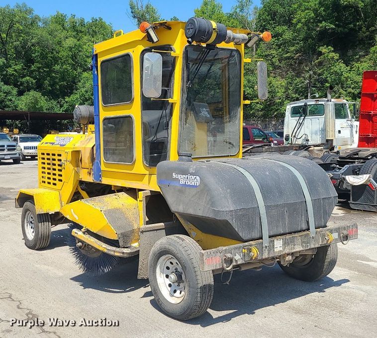 image for item MG9609 2017 Superior Broom DT80K  sweeper