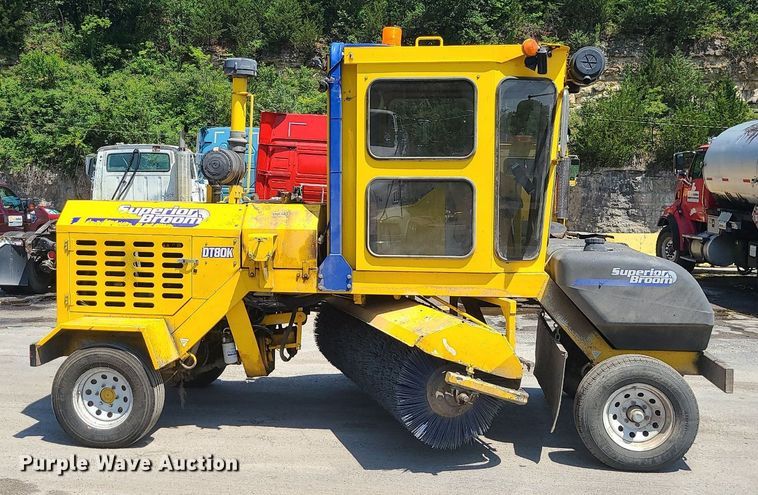 image for item MG9609 2017 Superior Broom DT80K  sweeper