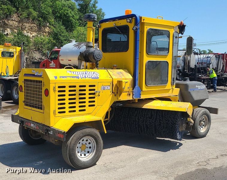 image for item MG9609 2017 Superior Broom DT80K  sweeper