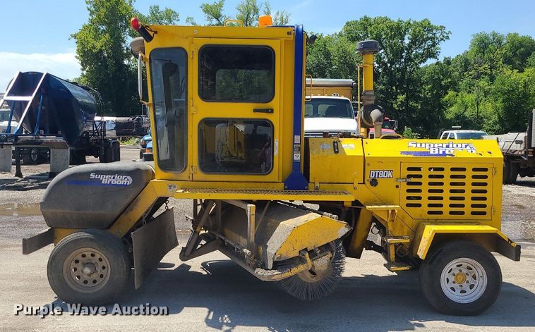 image for item MG9609 2017 Superior Broom DT80K  sweeper