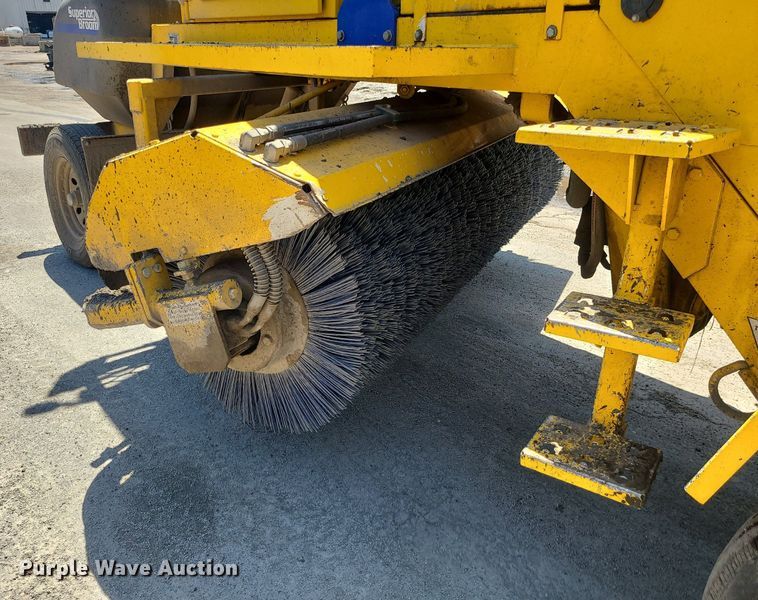 image for item MG9609 2017 Superior Broom DT80K  sweeper