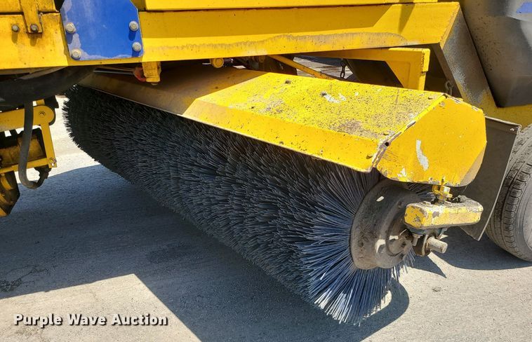 image for item MG9609 2017 Superior Broom DT80K  sweeper