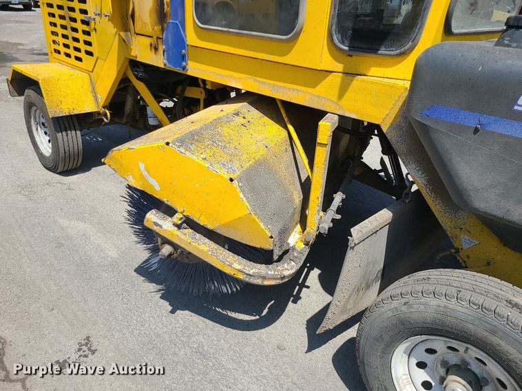 image for item MG9609 2017 Superior Broom DT80K  sweeper