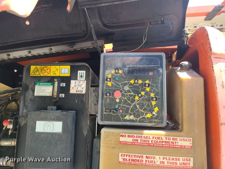 image for item MG9612 JLG 800A  boom lift