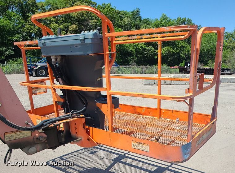 image for item MG9612 JLG 800A  boom lift