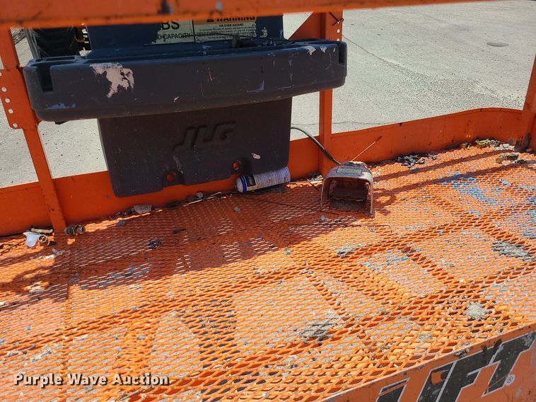 image for item MG9612 JLG 800A  boom lift