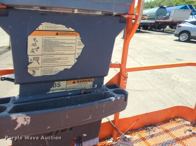 image for item MG9612 JLG 800A  boom lift