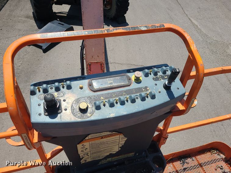 image for item MG9612 JLG 800A  boom lift