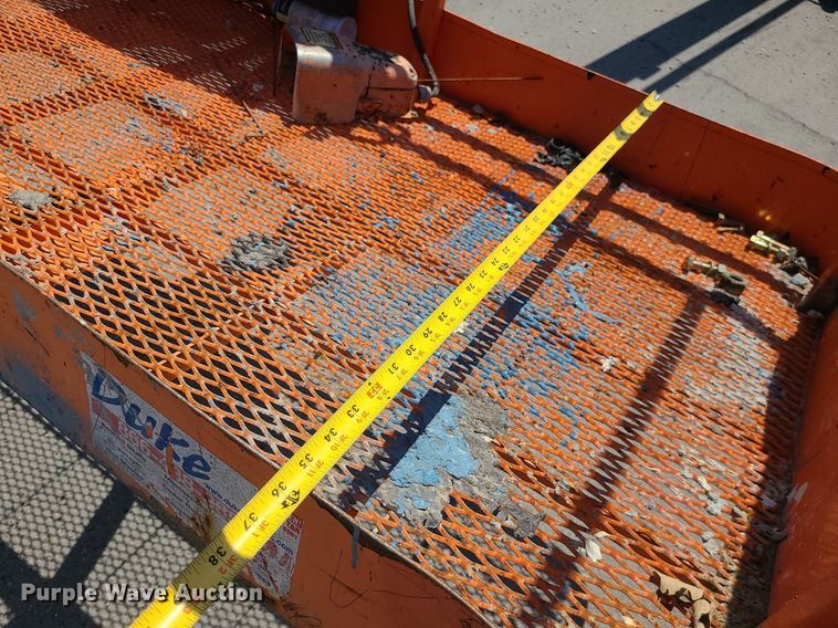 image for item MG9612 JLG 800A  boom lift