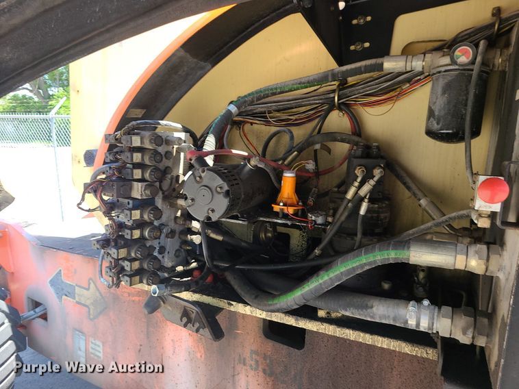 image for item MG9612 JLG 800A  boom lift