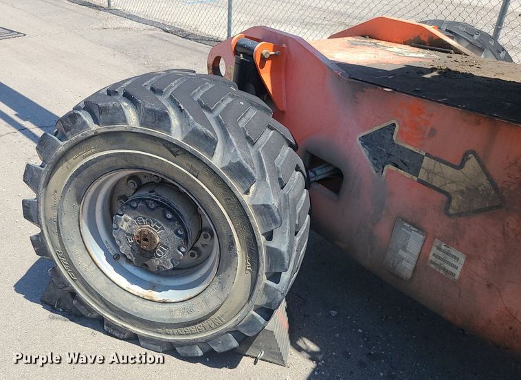 image for item MG9612 JLG 800A  boom lift